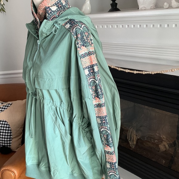 🌼FREE PEOPLE EMBROIDERED LIGHTWEIGHT JACKET🌼 - Picture 4 of 8